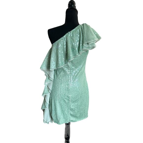 NWOT! Mac Duggal One Shoulder Ruffled Cocktail Sequin Dress - Size 2 - Picture 6 of 10